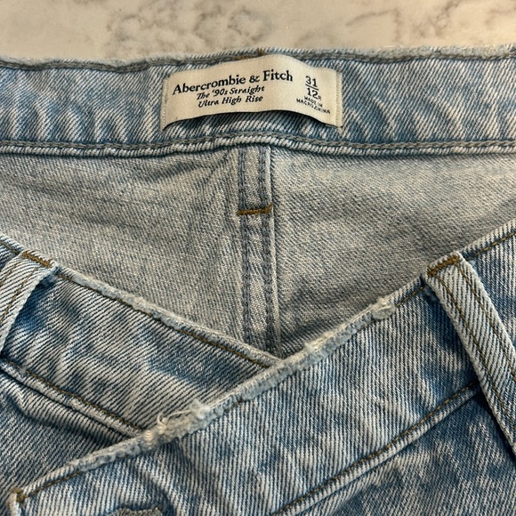 Brand new Abercrombie jeans - Picture 1 of 5